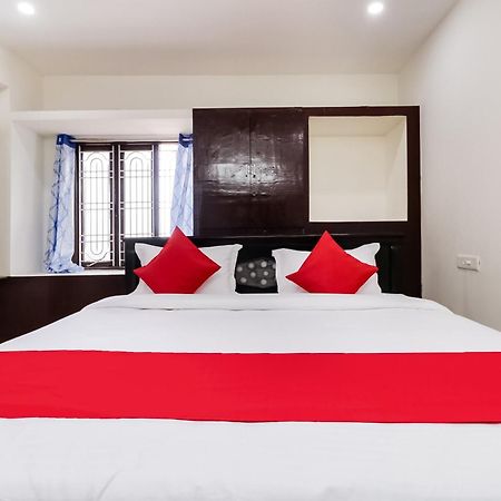 Hotel Oyo Victory Grand Tadepalle Exterior foto
