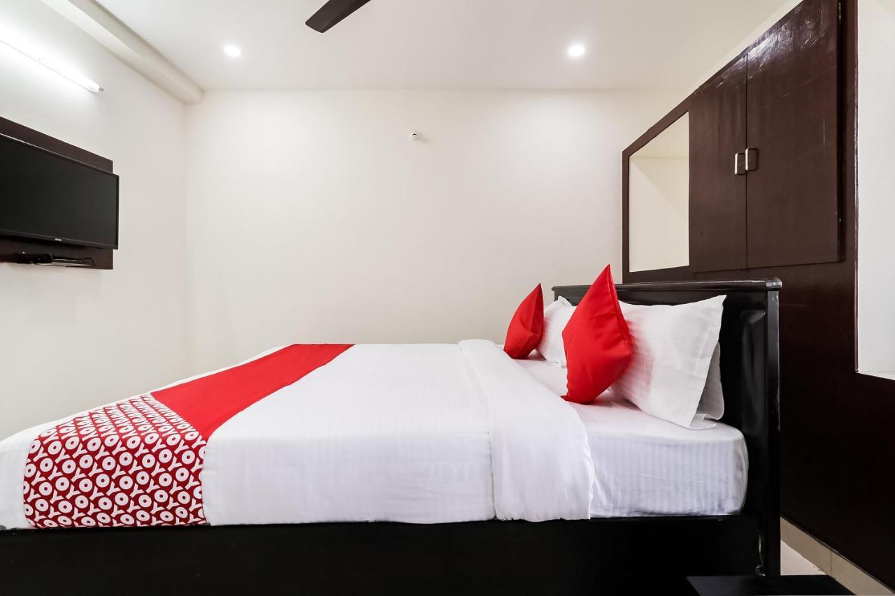 Hotel Oyo Victory Grand Tadepalle Exterior foto