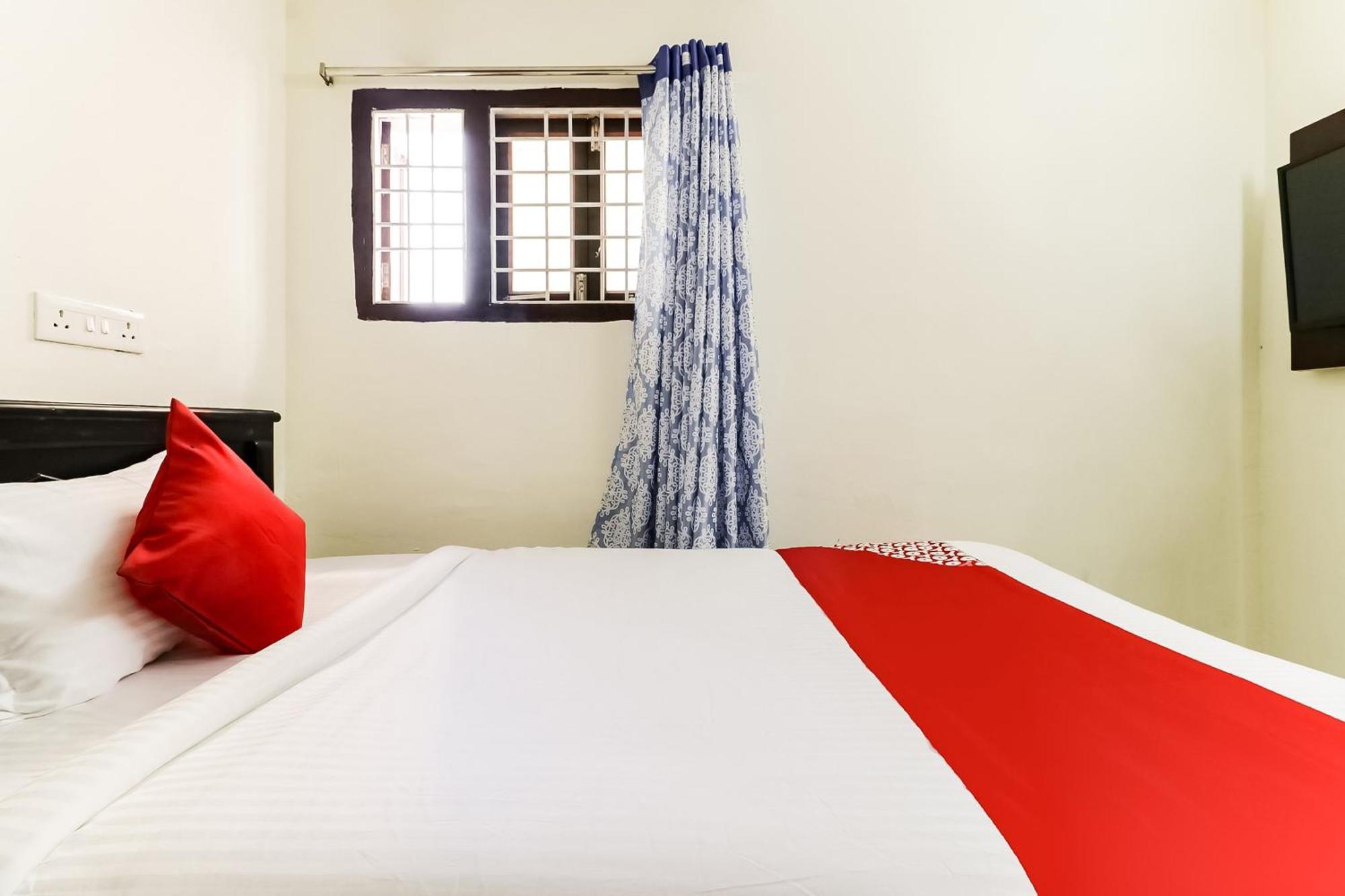 Hotel Oyo Victory Grand Tadepalle Exterior foto